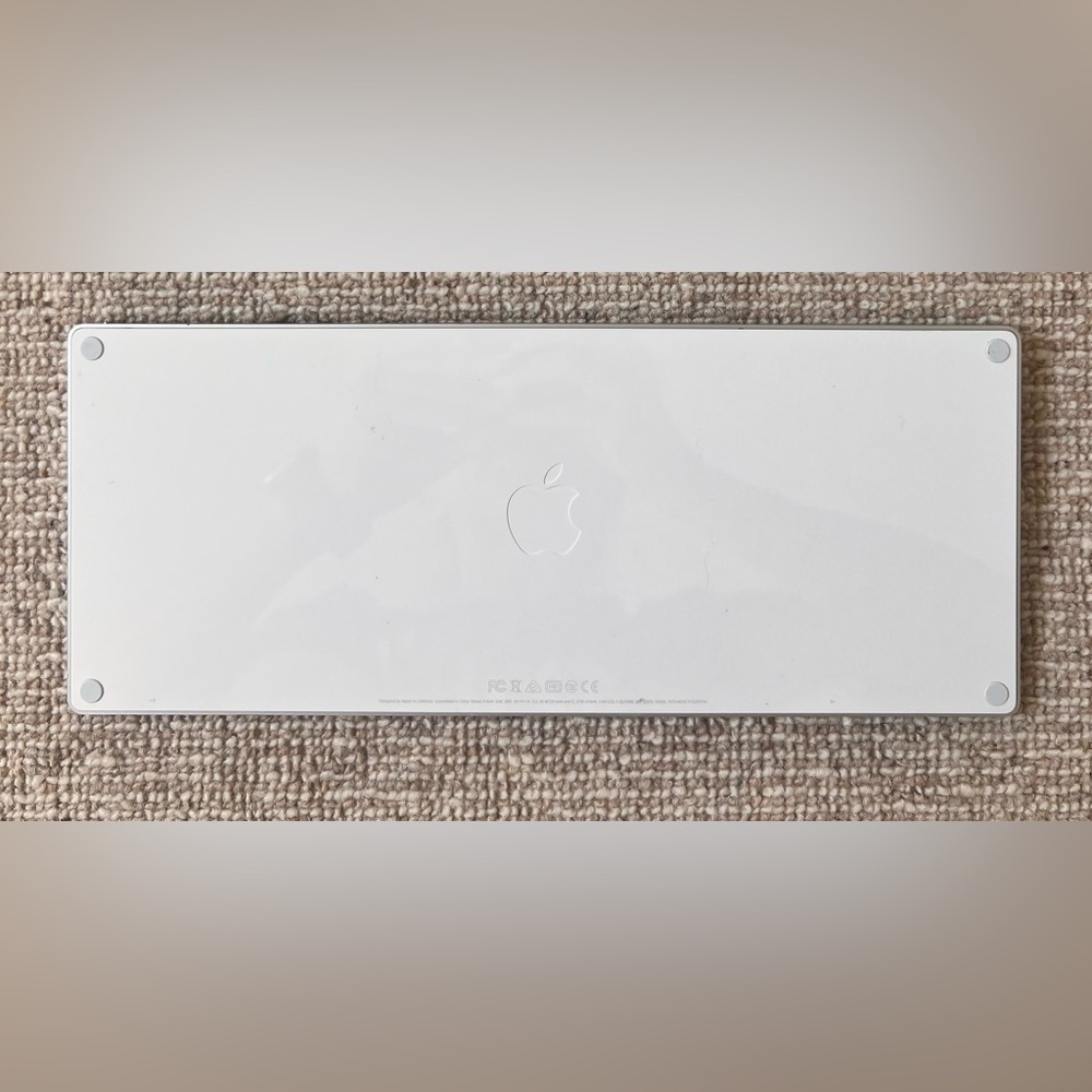 Apple Wireless Keyboard - Picture 2 of 2